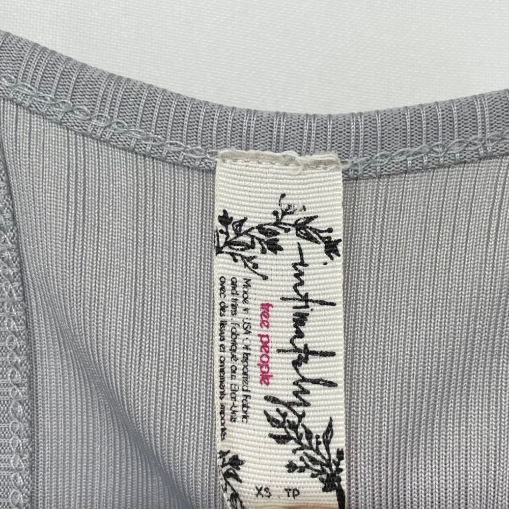 Intimately Free People Women Size XS Tank Top Grey Ribbed V-Neck Racerback - Picture 3 of 6